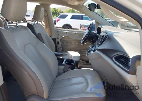 2017 Chrysler Pacifica Touring-L из США, поврежденный, VIN 2C4RC1BG6HR552974